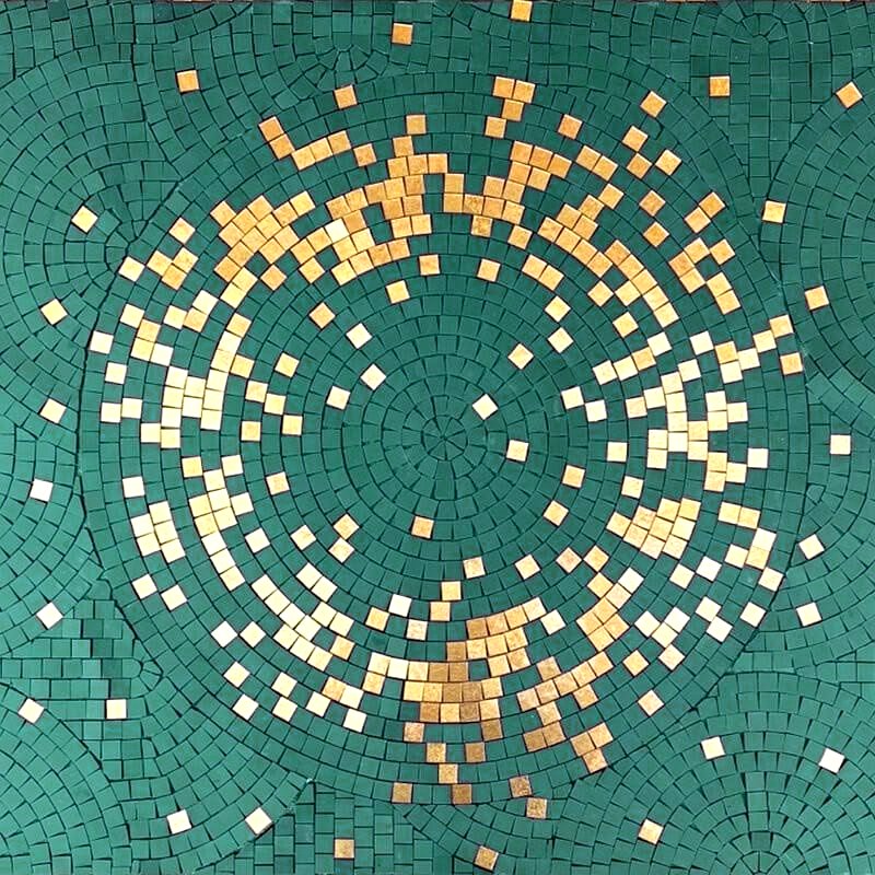 Freies Mosaikdesign mit radialem Motiv