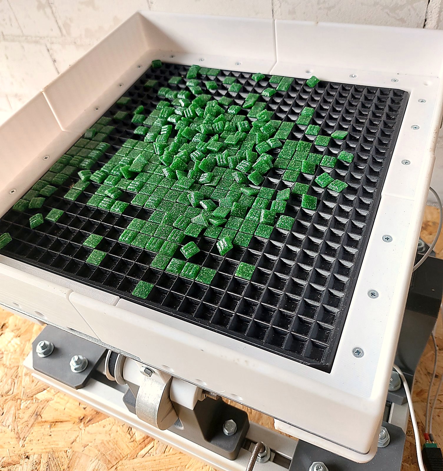 Automated stone placement on the production tray